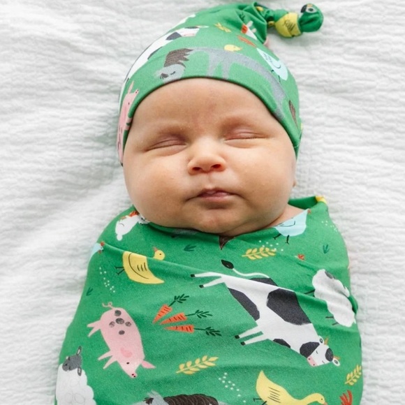 🐷NIB LS Farm Swaddle Set🐷 - Picture 3 of 4